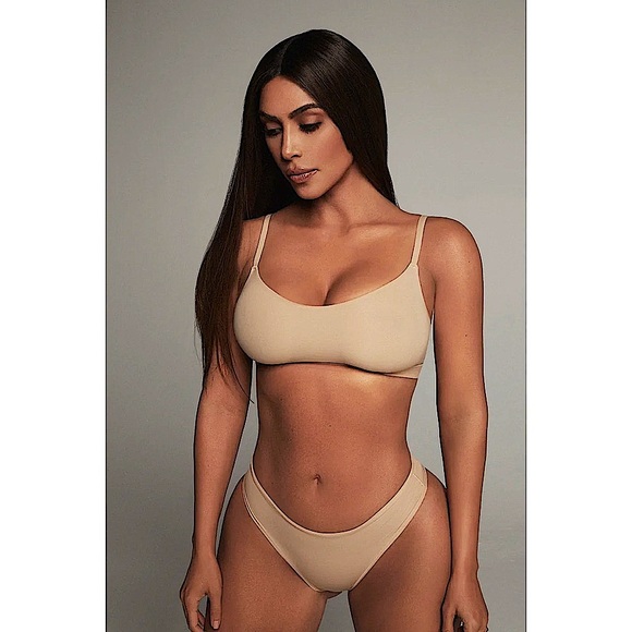SKIMS Other - SKIMS “Fits Everybody” Scoop BRALETTE